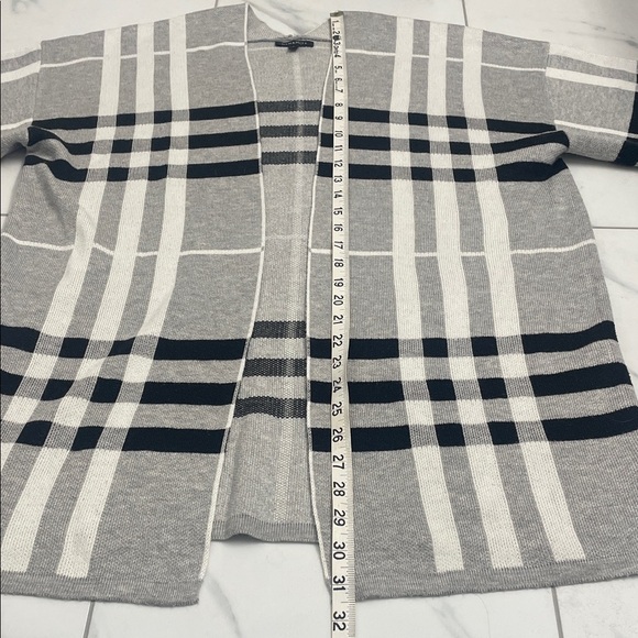 Grey and Black Plaid Women's Cardigan 3/4 wide sleeves Sz M - Picture 6 of 10